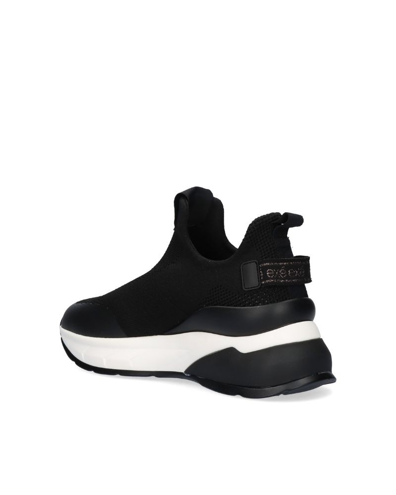 Sapatilhas urbanas de cano baixo preto Exe
