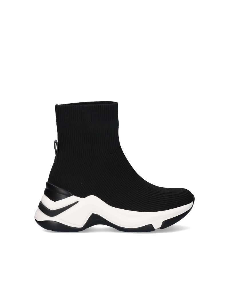 Zapatillas altas de mujer en color negro Exe, diseño moderno y casual para un estilo urbano