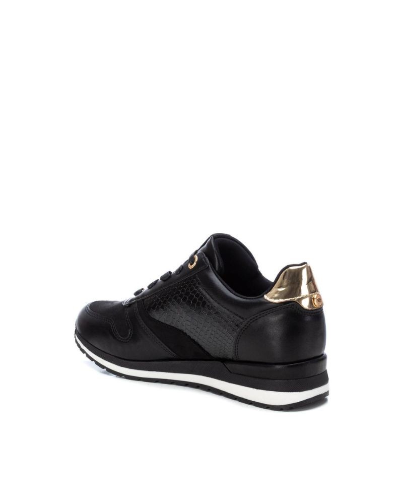 Zapatillas urbanas bajas negras XTI modernas