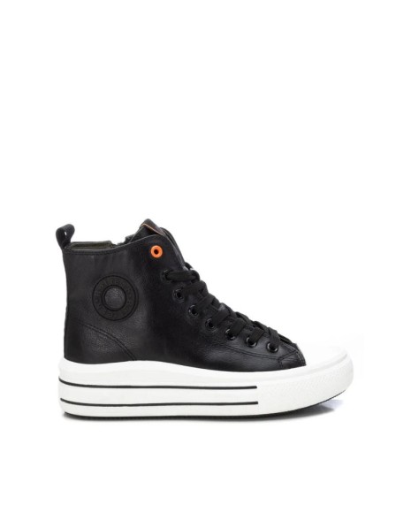 Zapatillas urbanas de mujer en color negro Refresh, estilo casual para el uso diario