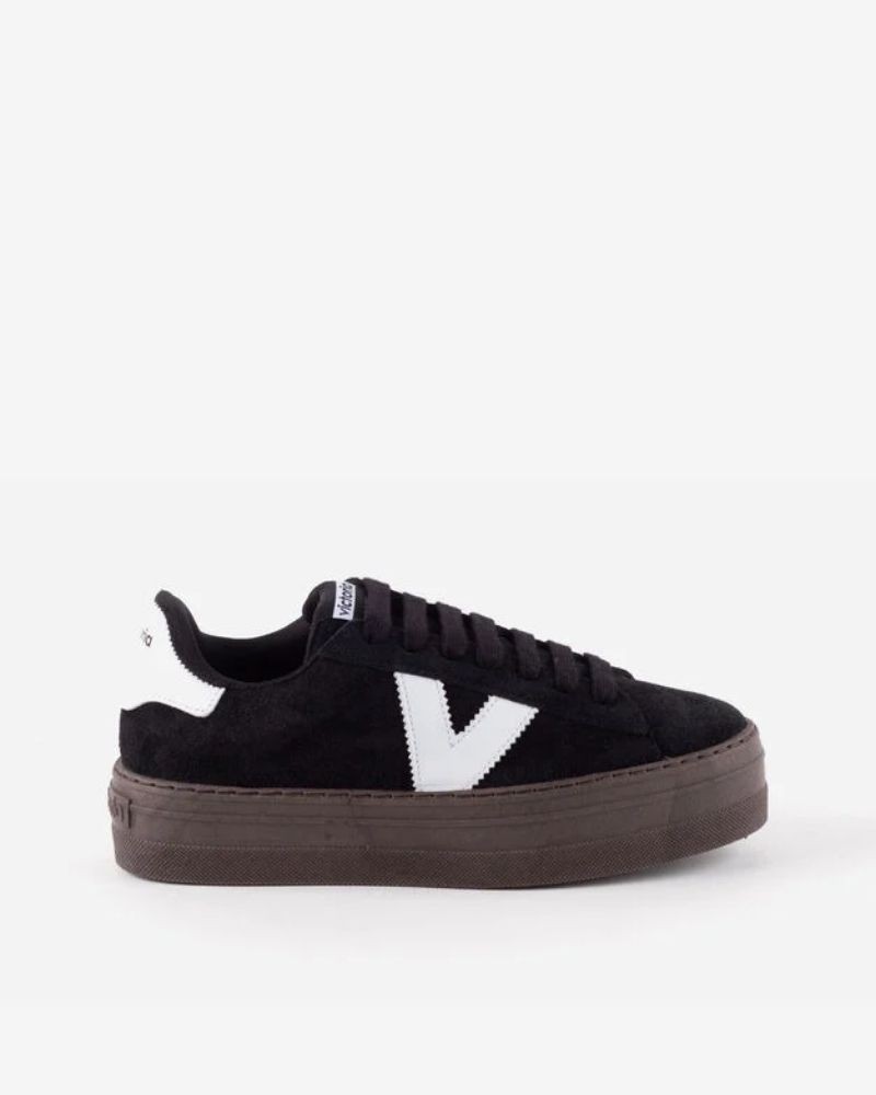 Calzado casual de mujer negras Victoria, ideal para un estilo cómodo y relajado