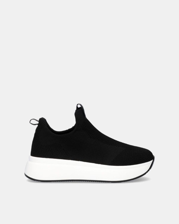 Zapatillas bajas de mujer negras Exe, perfectas para un look versátil y moderno