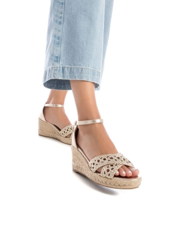  Sandalias Fiesta Rafia Mujer XTI Oro 142774