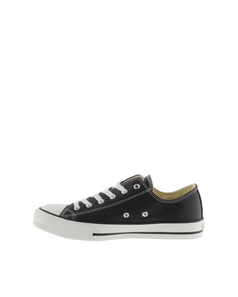 Zapatillas bajas estilo casual en negro Victoria