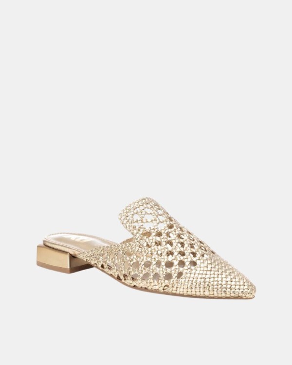 Sapatilhas Fechadas Mulher XTI Dourado 143795