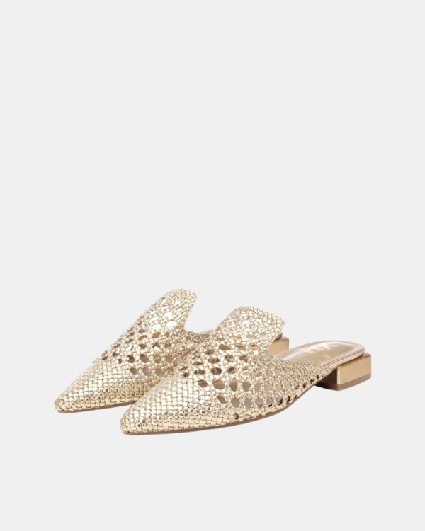 Sapatilhas Fechadas Mulher XTI Dourado 143795