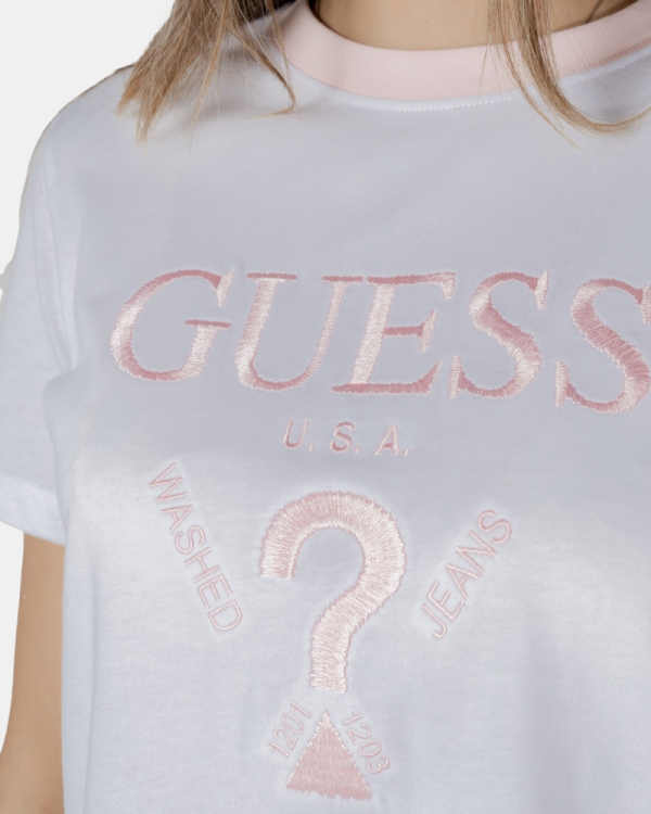 T-shirts Manga curta Mulher GUESS Nude V5GI18 I3Z14