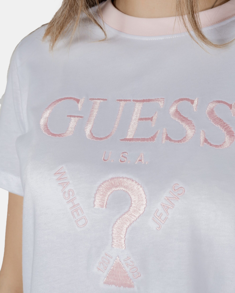 T-shirts Manga curta Mulher GUESS Nude V5GI18 I3Z14