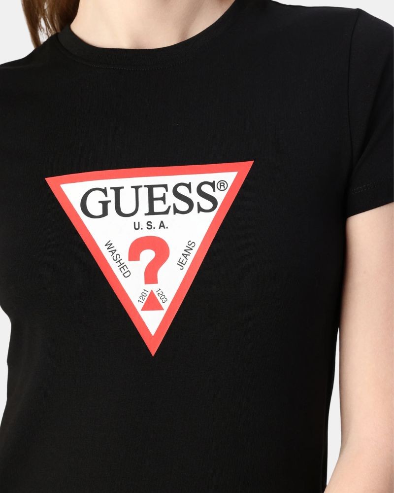 T-shirts Manga curta Mulher GUESS Preto W4YI04 J1314