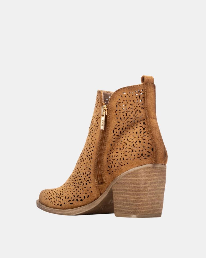 Botins Baixos Mulher XTI Castanhos 145037