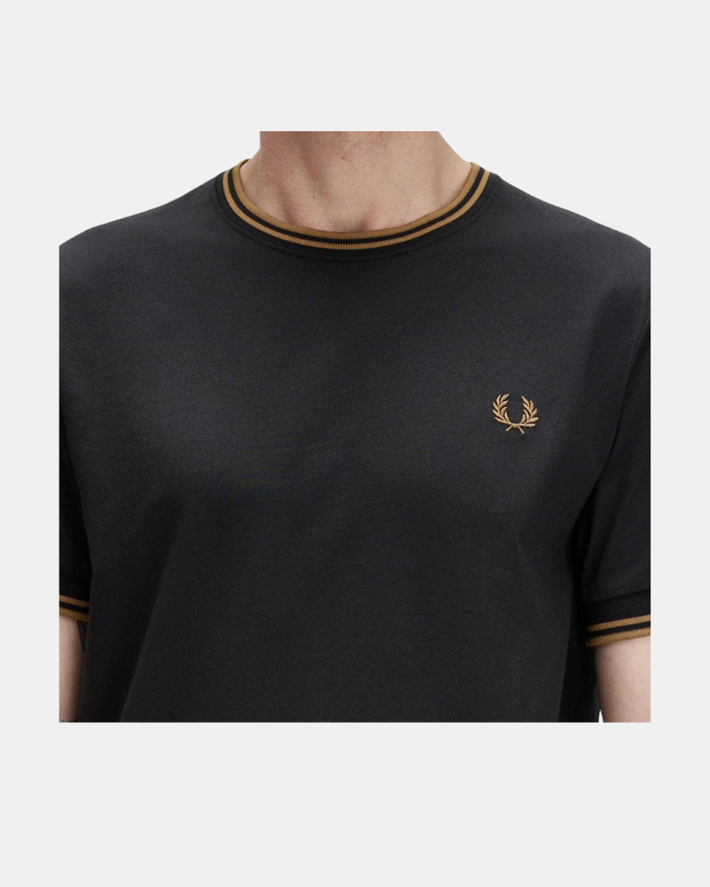Camisetas de manga curta para homem FRED PERRY Preto M1588