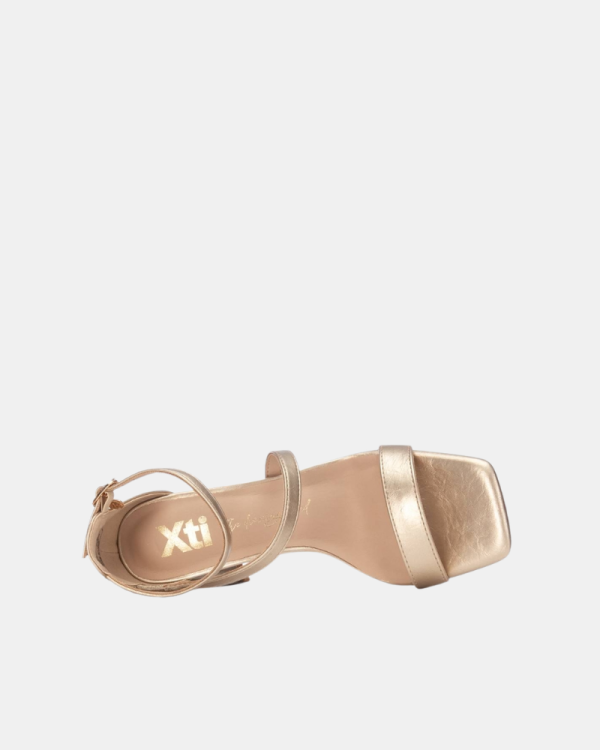 Sandalias Fiesta Mujer XTI Oro 145105