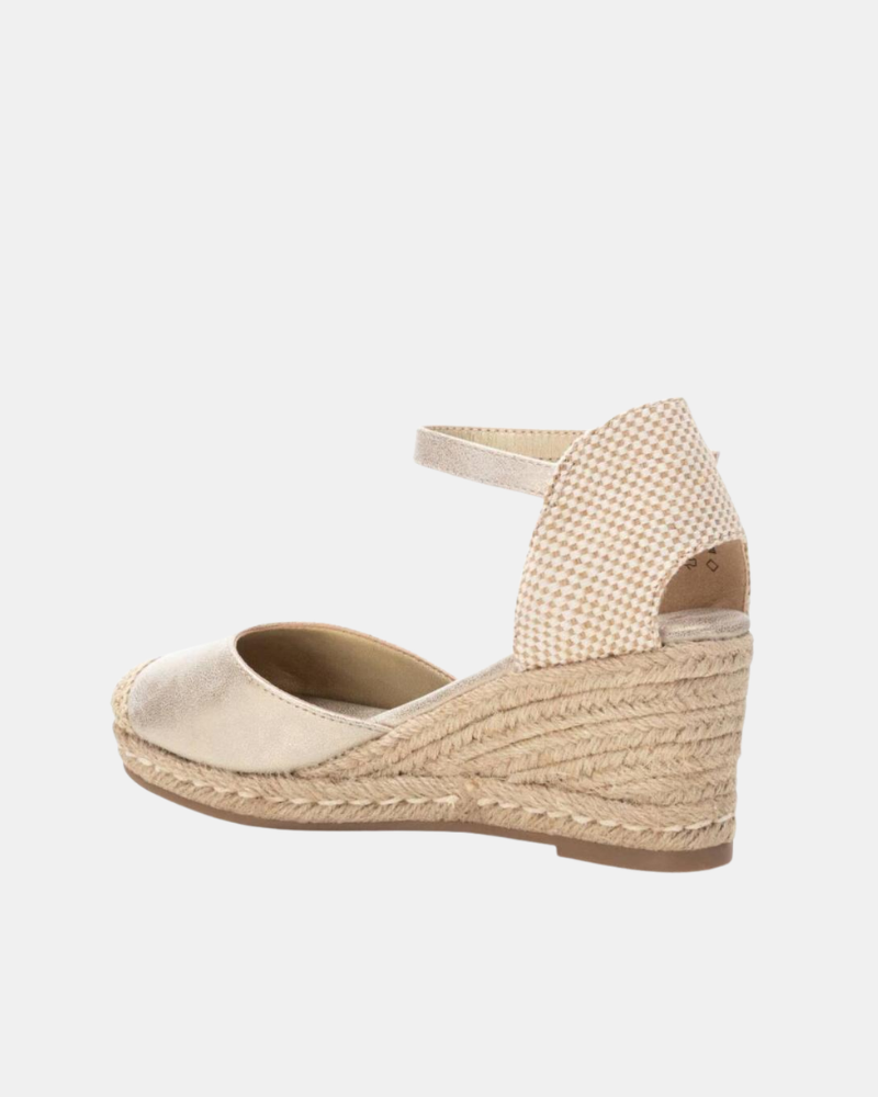 Sandalias Mujer XTI Oro 140746