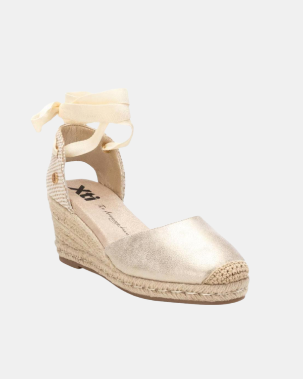 Sandalias Mujer XTI Oro 143841
