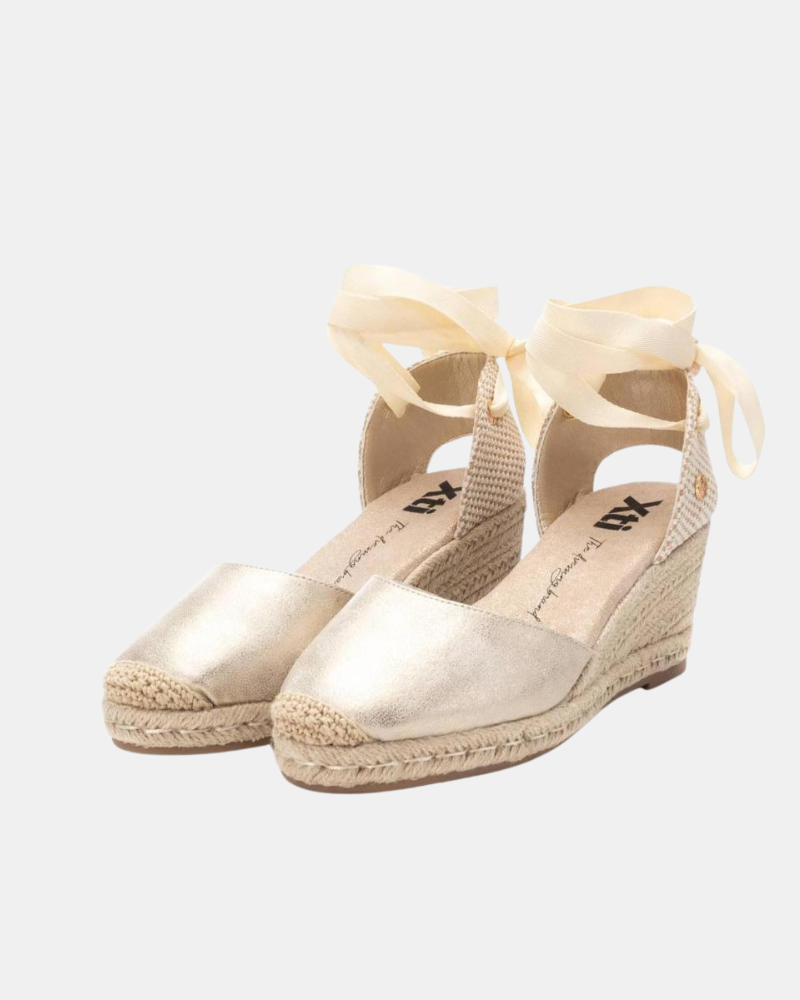Sandalias Mujer XTI Oro 143841