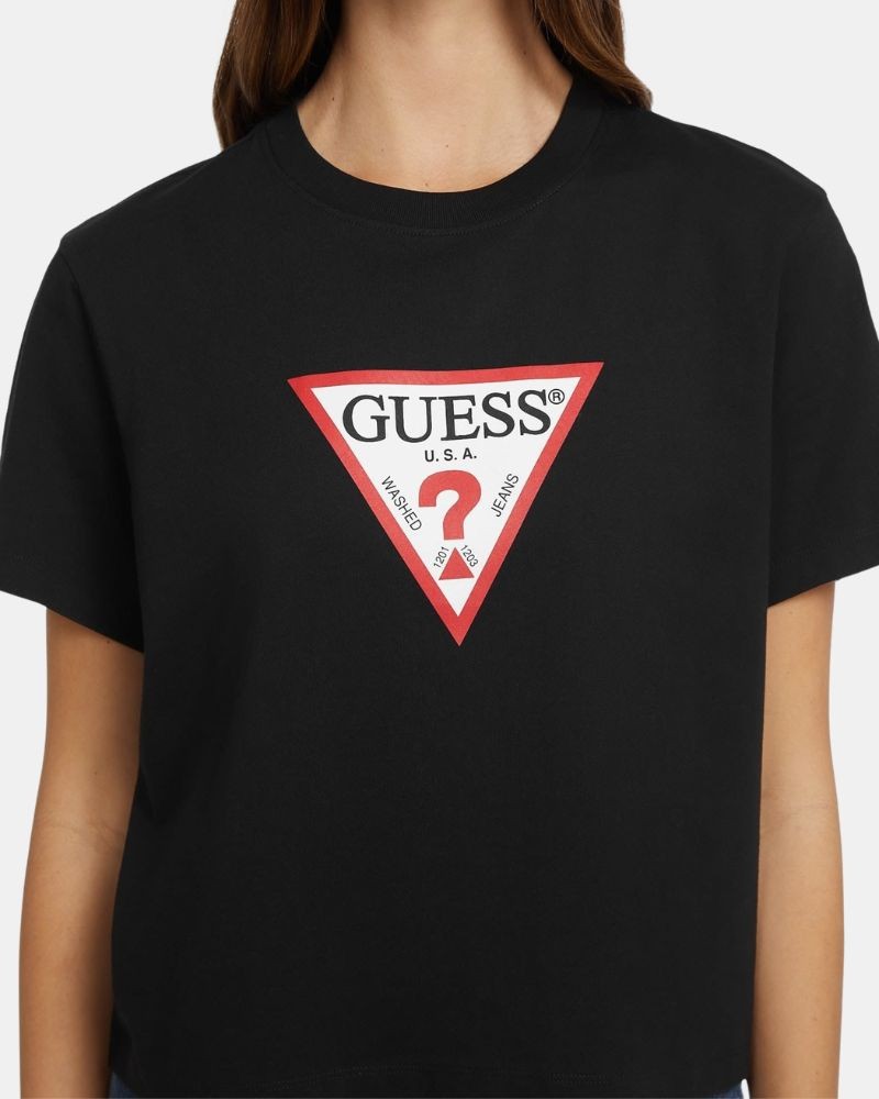 Camisetas de manga curta para mulher GUESS pretas W4YI73 K8HM0