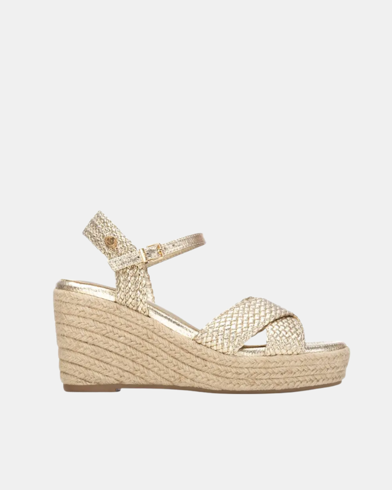 Sandalias Mujer XTI Oro 145451