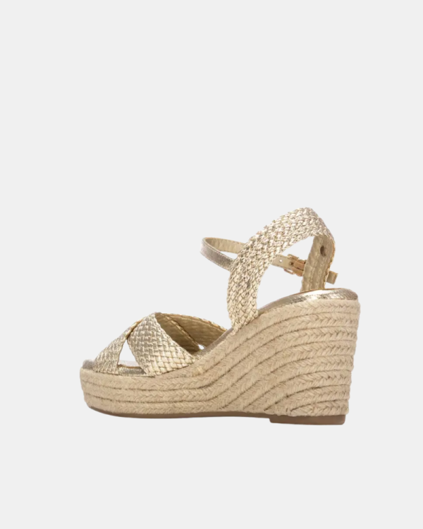 Sandalias Mujer XTI Oro 145451