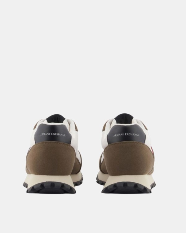 Ténis baixos para homem ARMANI EXCHANGE Castanho XM001960 AF19388