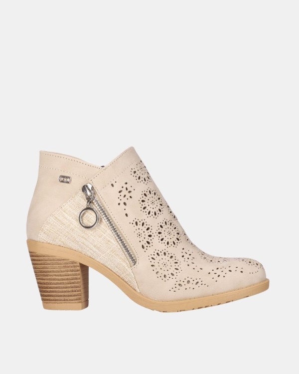 Botines Bajos Mujer CHIKA 10 Beige TONIA 18