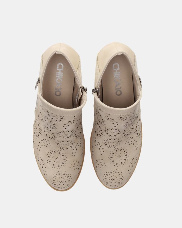 Botines Bajos Mujer CHIKA 10 Beige TONIA 18