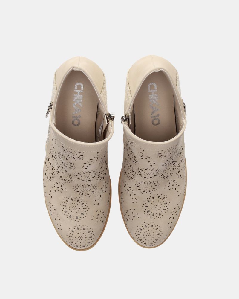 Botines Bajos Mujer CHIKA 10 Beige TONIA 18