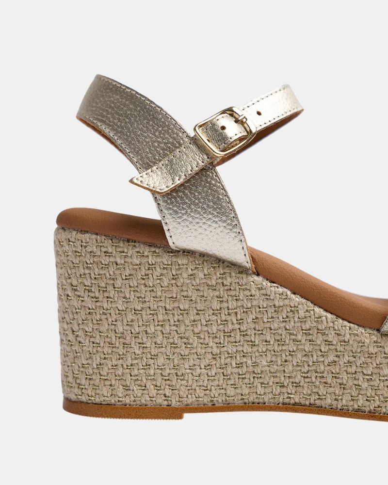 Sandalias Abiertas Mujer  Oro CB40901 071 ARAMBOL FLECOS