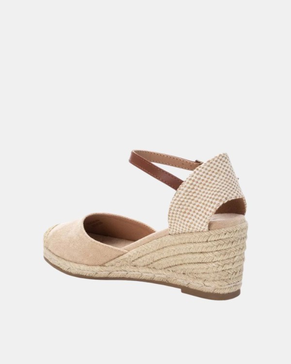 Sandalias Mujer XTI Oro 140746
