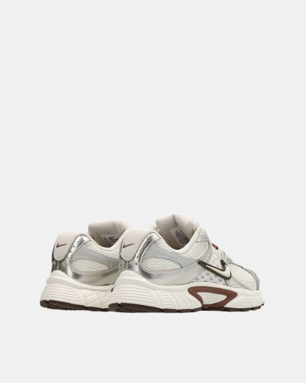 Zapatillas Bajas Mujer NIKE Blanco Marrón HQ7901 V5 RNR