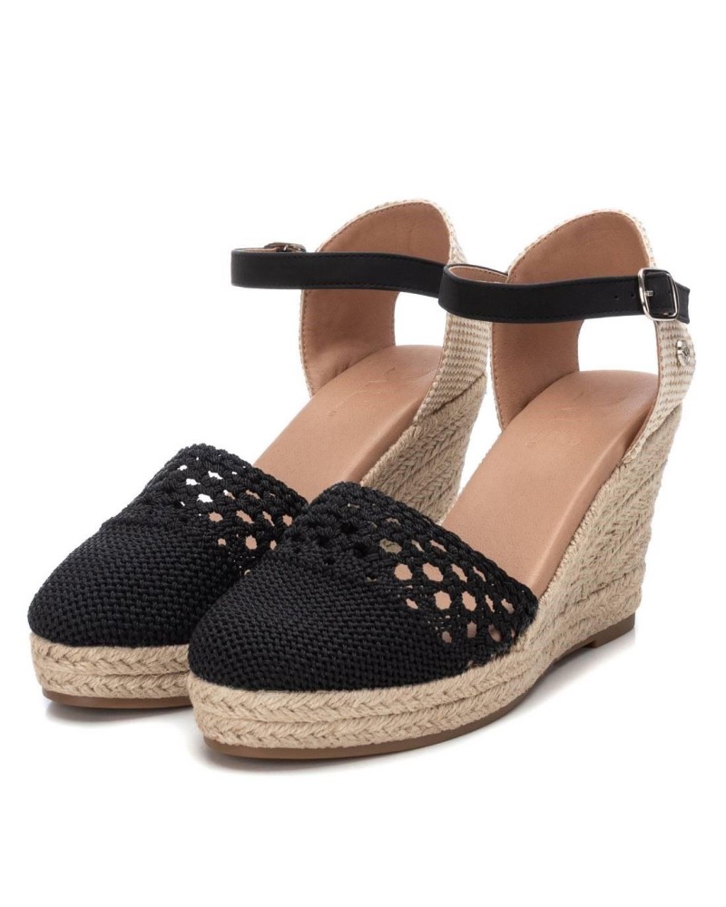 Sandalias cuña Xti negras chica