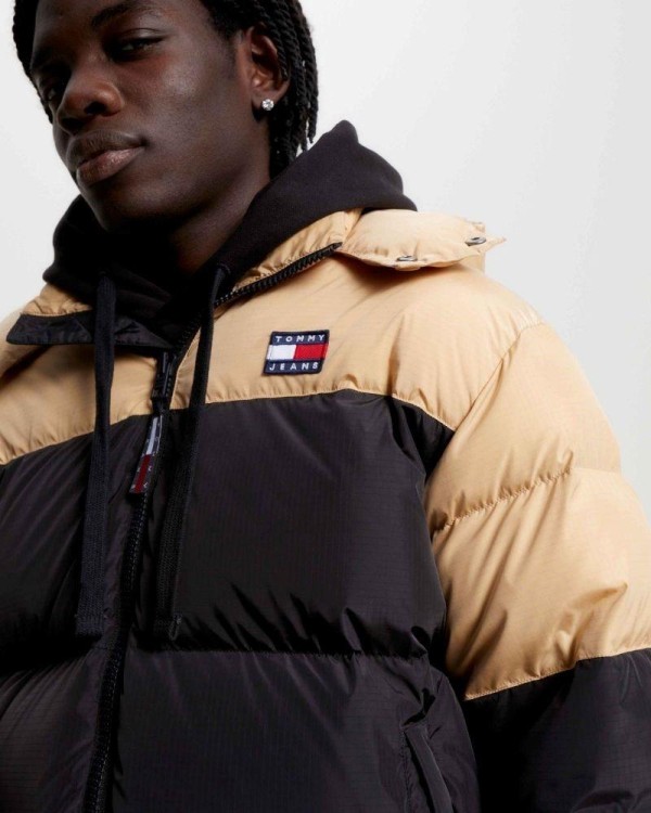 TOMMY HILFIGER DM0DM17482BDS Abrigos Plumas Hombre Multicolor