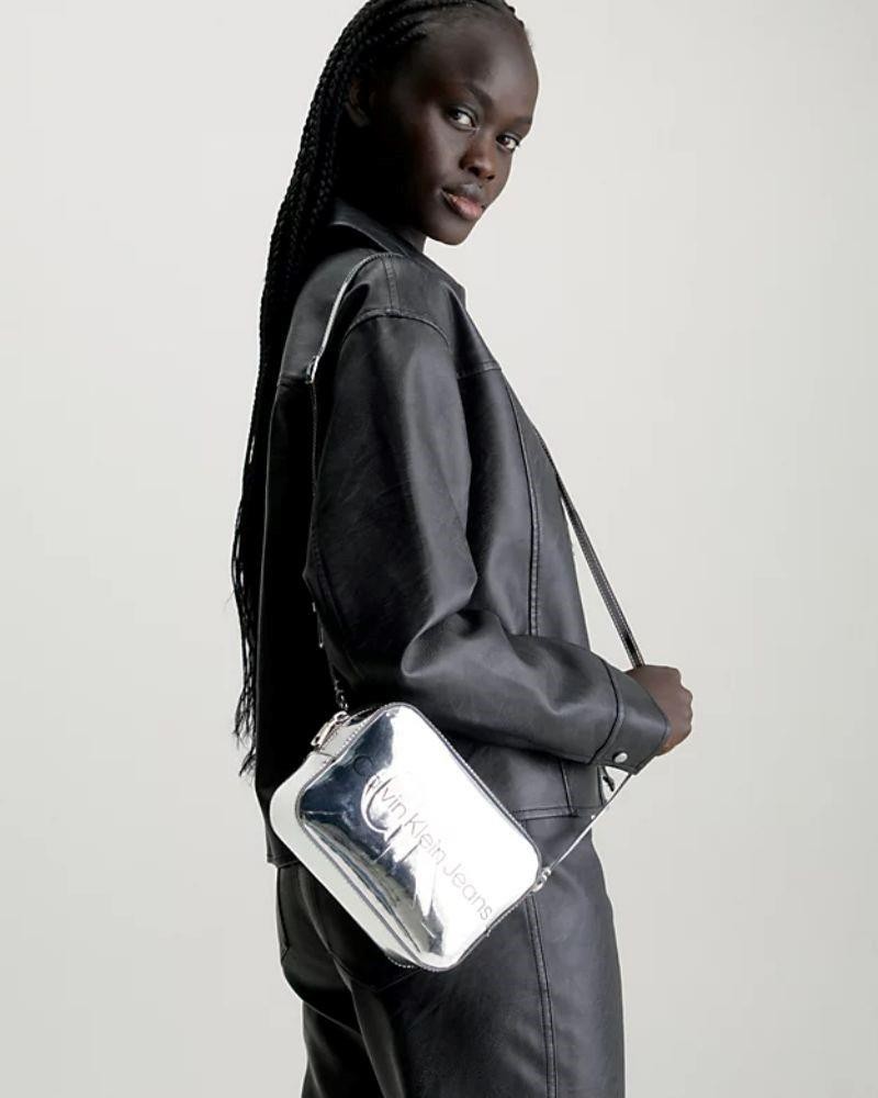 CALVIN KLEIN Bolsos Bandoleras Mujer Plata K60K611858