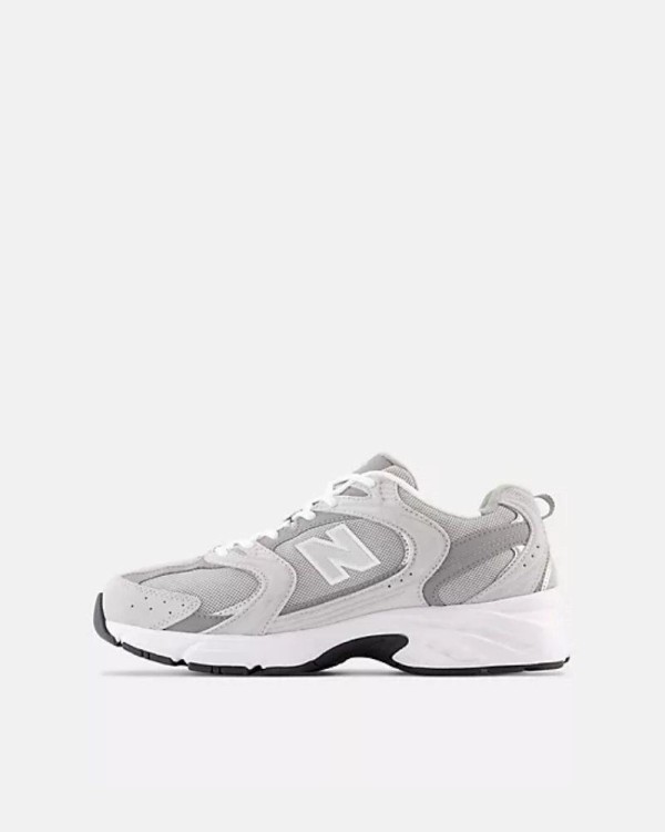 Sapatilhas Baixas Mulher NEW BALANCE Cinza MR530CK